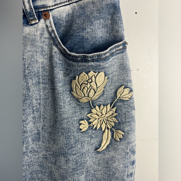 NWT INC international concepts core denim boyfriend mid rise flower size 10 - Picture 4 of 5